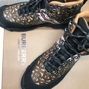 NEW Authentic Burberry Women’s Tor Hiking Boot